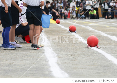 Athletic meet Competition balls and students placed in the schoolyard Athletic meet Competition balls and students placed in the schoolyard 78106072