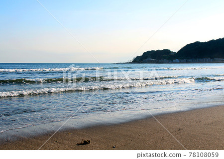 [Kanagawa] Kamakura in early summer, Yuigahama approaching dusk 78108059