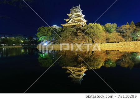 [Hiroshima Prefecture] Illuminated night view of Hiroshima Castle 78110299