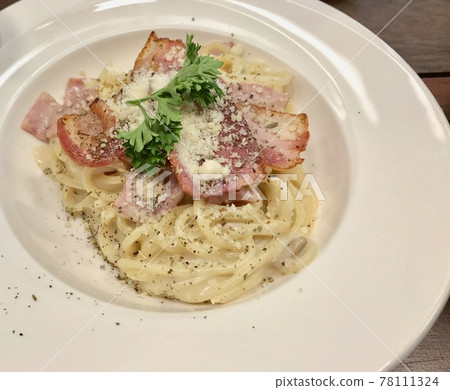 含有大量成分的Carbonara 78111324