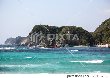 Katsuura City, Chiba Prefecture, April, Torii on the Moriya Beach, Toto (Ima) Katsuura City, Chiba Prefecture, April, Torii on the Moriya Beach, Toto (Ima) 78113232