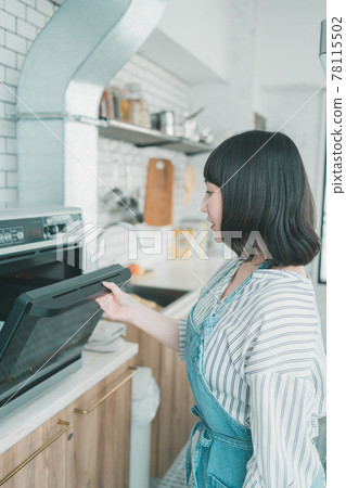 Range and housewife Range and housewife 78115502