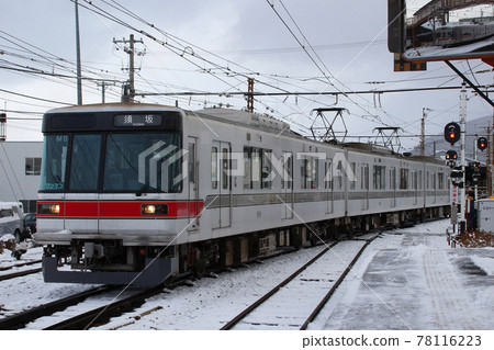 Nagano Electric Railway Nagano Line 3000 series in winter 78116223