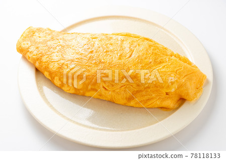 家常煎蛋飯。 （白色背景） 78118133