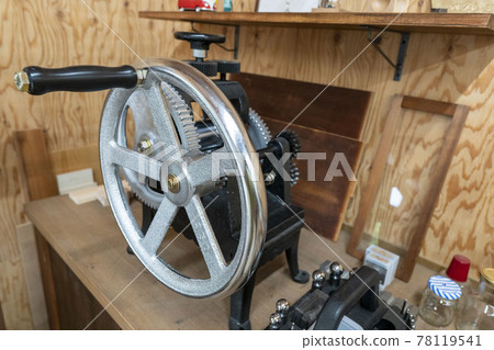 Jewel craftsmanship, specialized equipment, tools, workplace atelier Jewel craftsmanship, specialized equipment, tools, workplace atelier 78119541