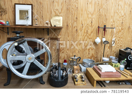 Jewel craftsmanship, specialized equipment, tools, workplace atelier Jewel craftsmanship, specialized equipment, tools, workplace atelier 78119543