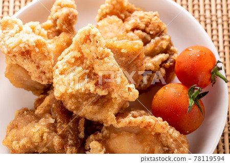 Deep-fried young chicken (fried chicken). 78119594