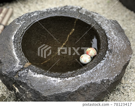 寺廟裡的一碗涼水 78123417