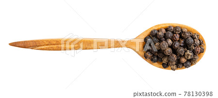 top view of spoon with black pepper peppercorns top view of spoon with black pepper peppercorns 78130398