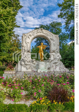 Johann Strauss Monument, Vienna Johann Strauss Monument, Vienna 78131313