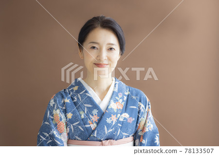 中和服女人美 78133507