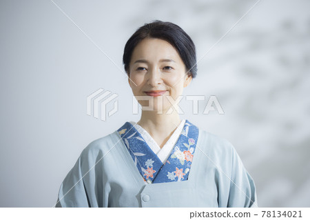 中和服女人路 78134021