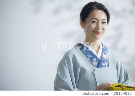 中和服女人路 78134023