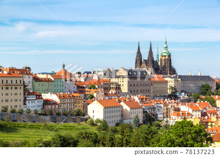 Panoramic aerial view of Prague 78137223