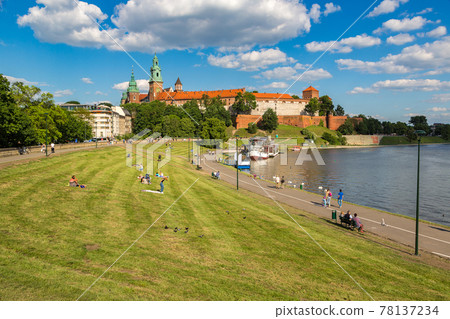 Wawel royal castle in Krakow 78137234