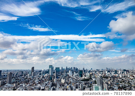 藍天下的東京城市景觀 78137890