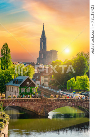 Covered Bridges and cathedral 78138422