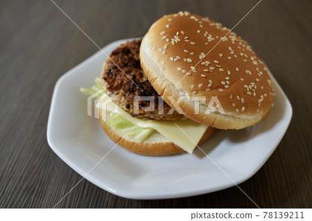 cheeseburger  78139211