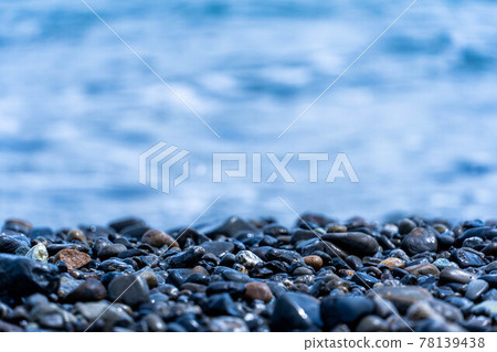 鵝卵石在水面上 鵝卵石在水面上 78139438