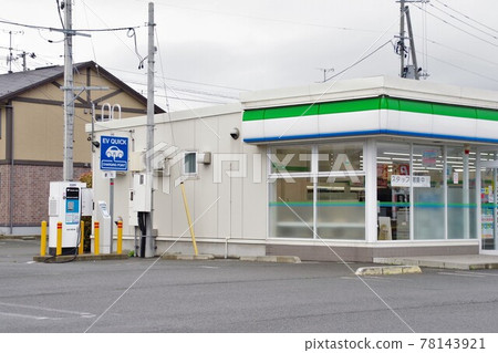 EV charging stand with convenience store 78143921