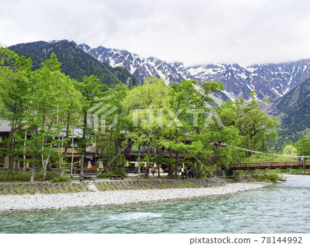 Spring in Kamikochi, a tourist attraction in Matsumoto City, Nagano Prefecture Spring in Kamikochi, a tourist attraction in Matsumoto City, Nagano Prefecture 78144992
