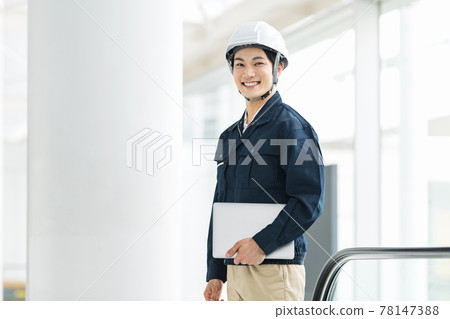 一個人在建築管理中的肖像 78147388