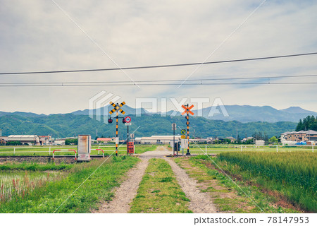 碎石路和鐵路道口[安曇野市三里明成] 78147953