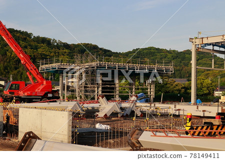 Construction of shopping mall Construction of shopping mall 78149411