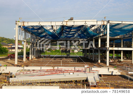 Construction of large commercial facilities 78149658