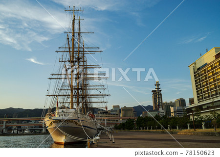 Nippon Maru 停泊在神戶港 / Shinko No. 1 Jetty Nippon Maru 停泊在神戶港 / Shinko No. 1 Jetty 78150623