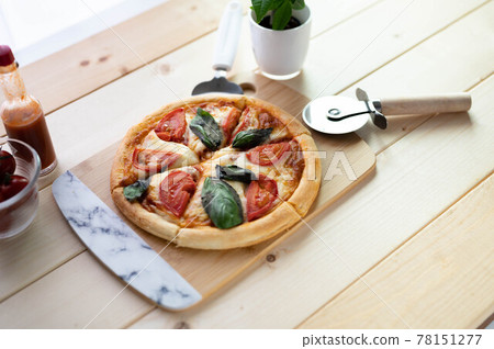 Homemade Margherita Pizza 78151277