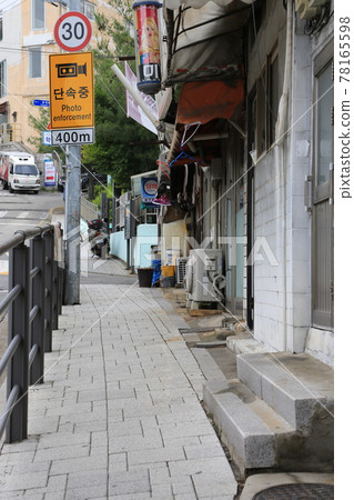 Seongbuk-gu. Jeongneung-gol. Alley. Green Seongbuk-gu. Jeongneung-gol. Alley. Green 78165598
