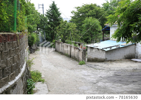 Seongbuk-gu. Jeongneung-gol. Alley. Green 78165630