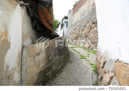 Seongbuk-gu. Jeongneung-gol. Alley. Green Seongbuk-gu. Jeongneung-gol. Alley. Green 78165681