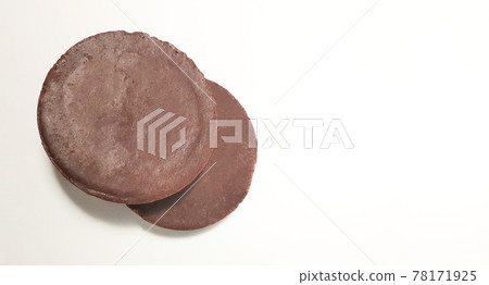 Organic handmade chocolates. ceremonial cocoa on white background. top view. copy space 78171925