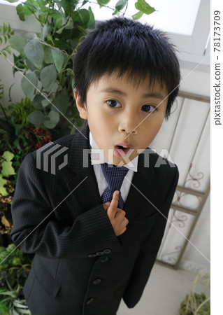 Shichigosan celebration boy in a suit 78173709
