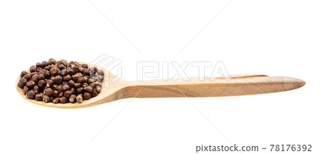 paradise pepper in wooden spoon isolated on white paradise pepper in wooden spoon isolated on white 78176392