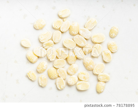 several raw urad dal (split black gram) beans several raw urad dal (split black gram) beans 78178895