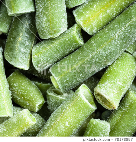 cut and frozen green beans close up 78178897