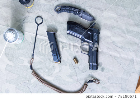 Traumatic pistol and cartridges. Cartridge magazine and safety cord. Traumatic pistol and cartridges. Cartridge magazine and safety cord. 78180671