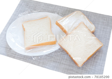 麵包用保鮮膜包裹並一一冷凍保存 78185200