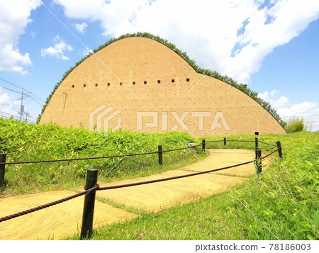 馬賽克瓷磚博物館路徑和建築物 馬賽克瓷磚博物館路徑和建築物 78186003