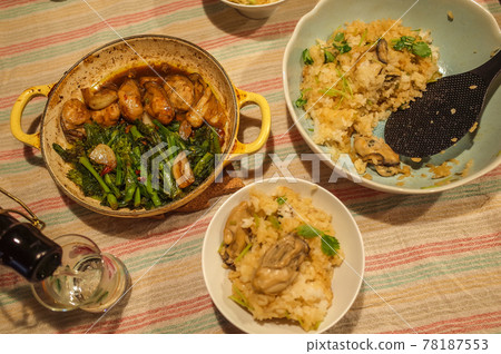 牡蠣飯、牡蠣和油菜花 Ahijo 的餐桌 78187553