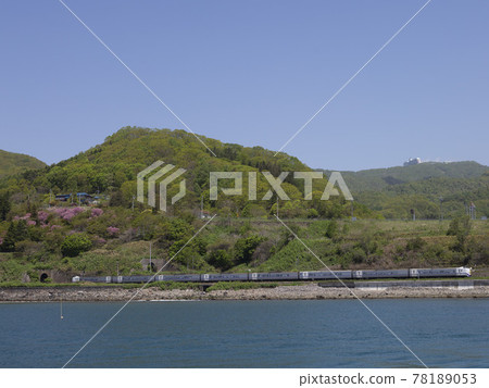 穿過室蘭本線豐浦洞爺站洞爺湖町大磯隧道的特快北斗（Kiha 261 series 1000 series） 78189053