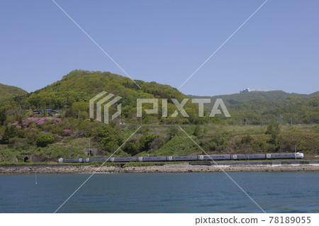穿過室蘭本線豐浦洞爺站洞爺湖町大磯隧道的特快北斗（Kiha 261 series 1000 series） 78189055