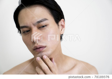 Portrait of a man suffering from beauty 78189376