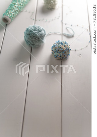 Yarn and wood grain Yarn and wood grain 78189538