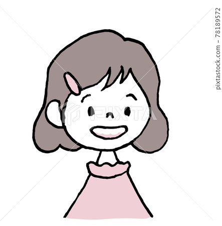 一個女孩帶著微笑 78189572