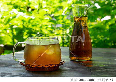 Barley tea cold 78194064