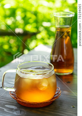 Barley tea cold 78194065